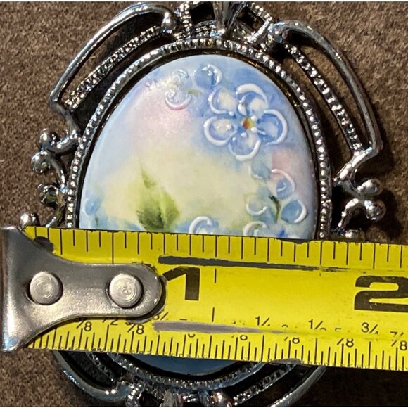 Hand-Painted Floral Porcelain Brooch With SilverTone Filigree Frame - Picture 8 of 9
